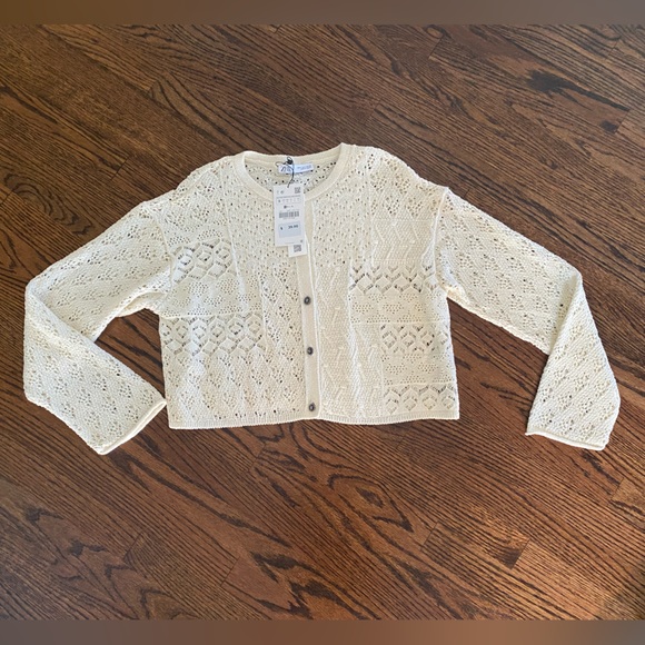Zara Sweaters - Zara women’s ivory knit cropped sweater cardigan NEW WITH TAGS